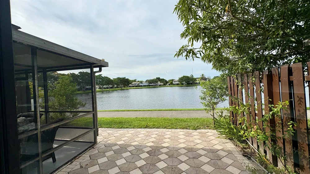 5325 TENNIS LANE Delray Beach, FL 33484