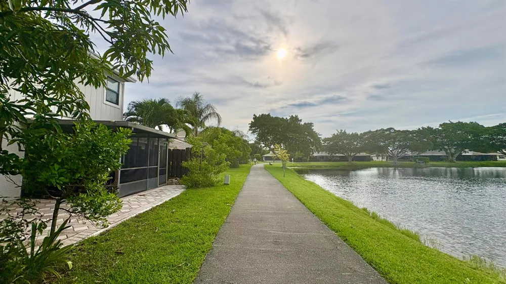 5325 TENNIS LANE Delray Beach, FL 33484