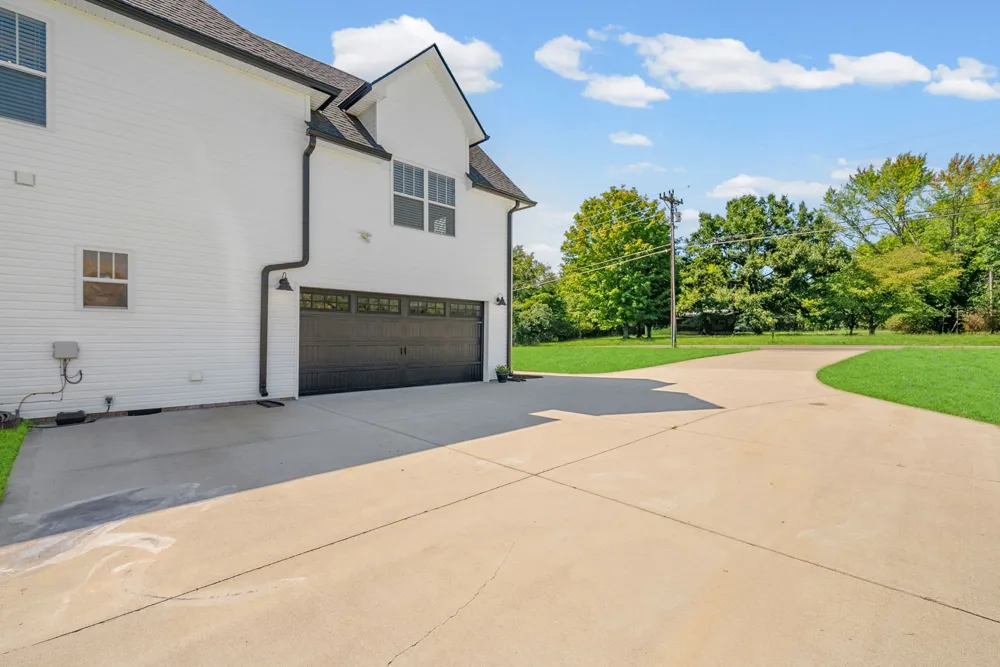 1387 Southside Rd Southside, TN 37171