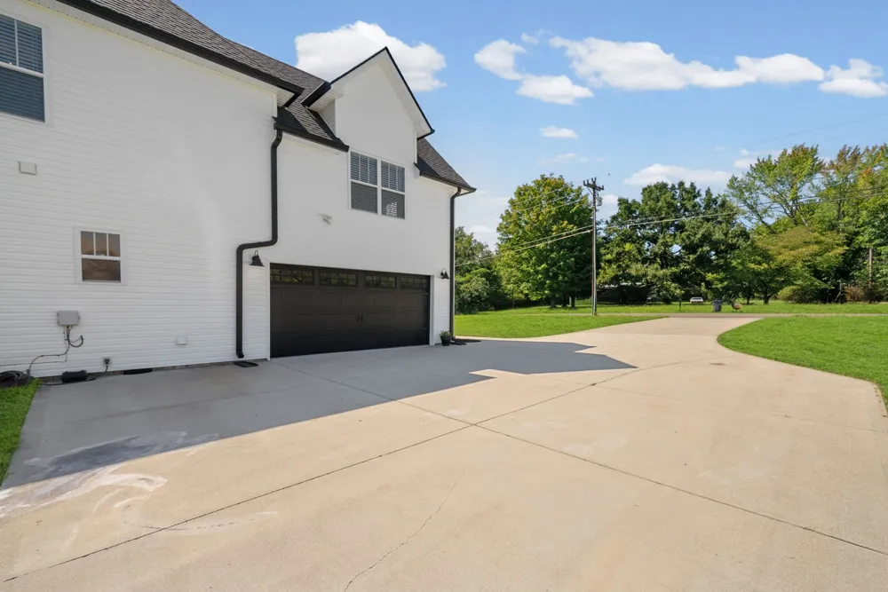 1387 Southside Rd Southside, TN 37171