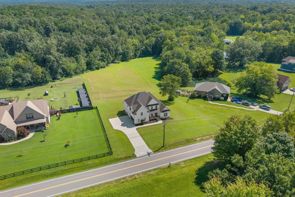 1387 Southside Rd Southside, TN 37171