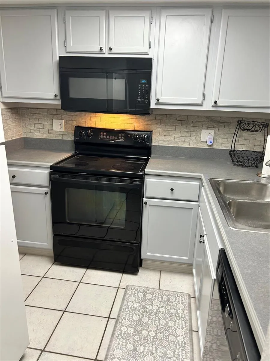 4543 SW 44TH LANE Gainesville, FL 32608