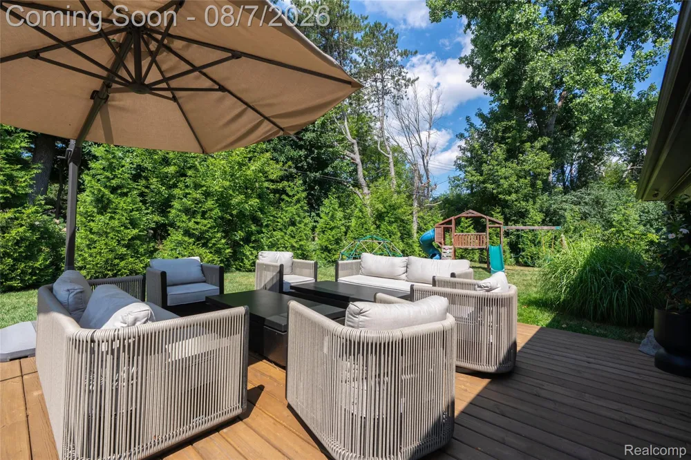 30695 Bruce Lane Franklin Village, MI 48025