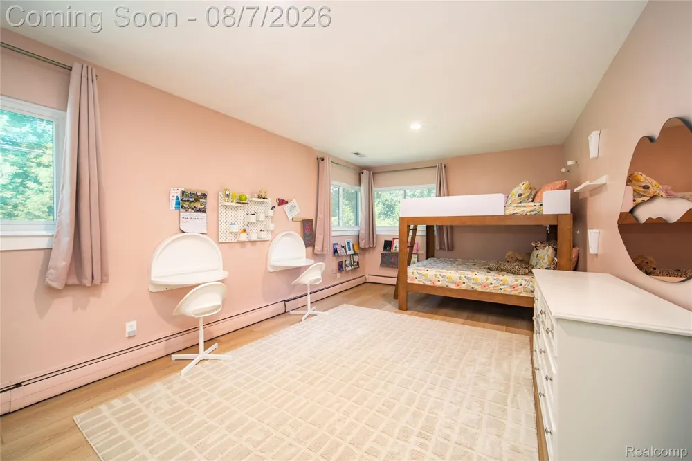 30695 Bruce Lane Franklin Village, MI 48025