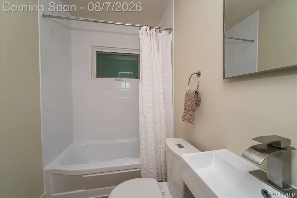 30695 Bruce Lane Franklin Village, MI 48025