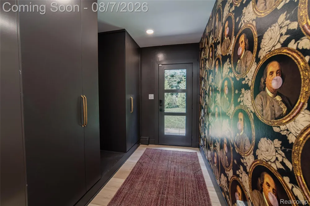 30695 Bruce Lane Franklin Village, MI 48025