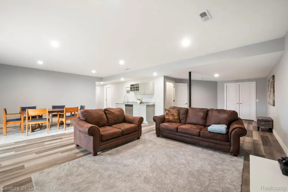 17291 Garden Ridge Lane Northville Township, MI 48168
