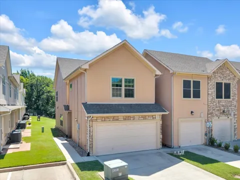 1523 Cozy Drive