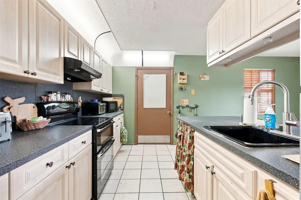 7405 Brookline Avenue Fort Pierce, FL 34951