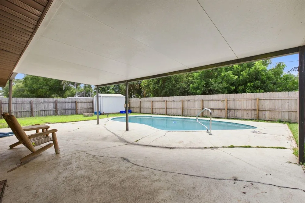 7405 Brookline Avenue Fort Pierce, FL 34951
