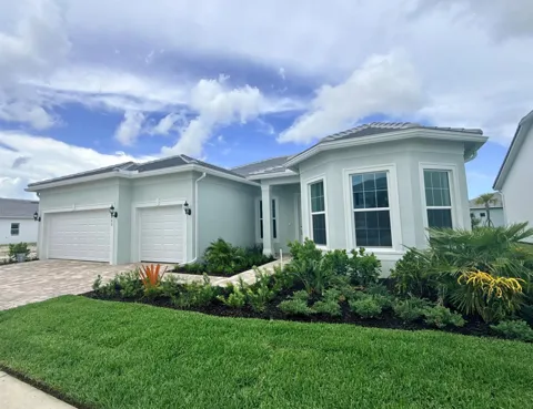10400 SW Highpointe Drive #120 Stellar