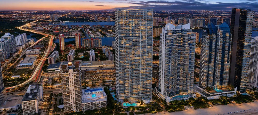 16901 Collins Avenue #3002 Sunny Isles Beach, FL 33160