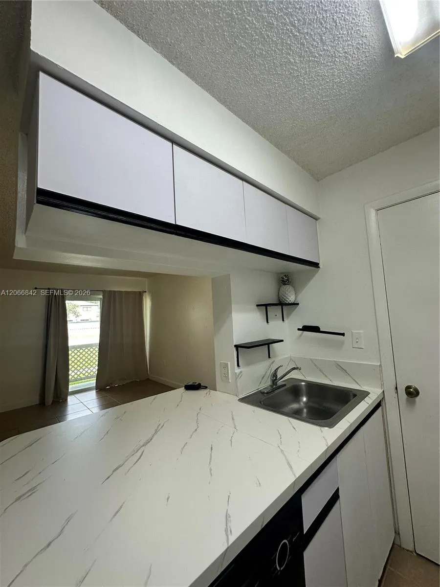 17515 NW 67th Ct #N-22 Hialeah, FL 33015
