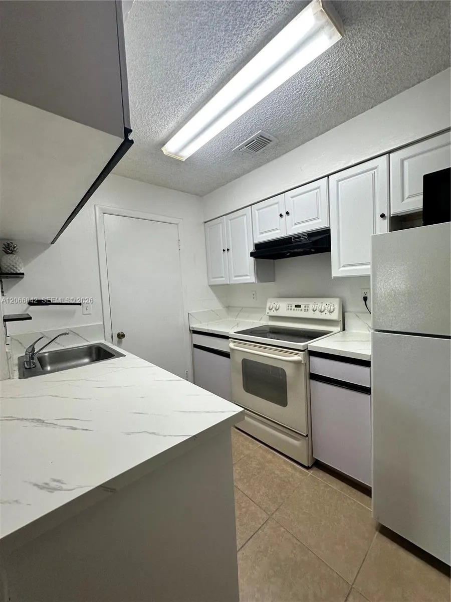 17515 NW 67th Ct #N-22 Hialeah, FL 33015