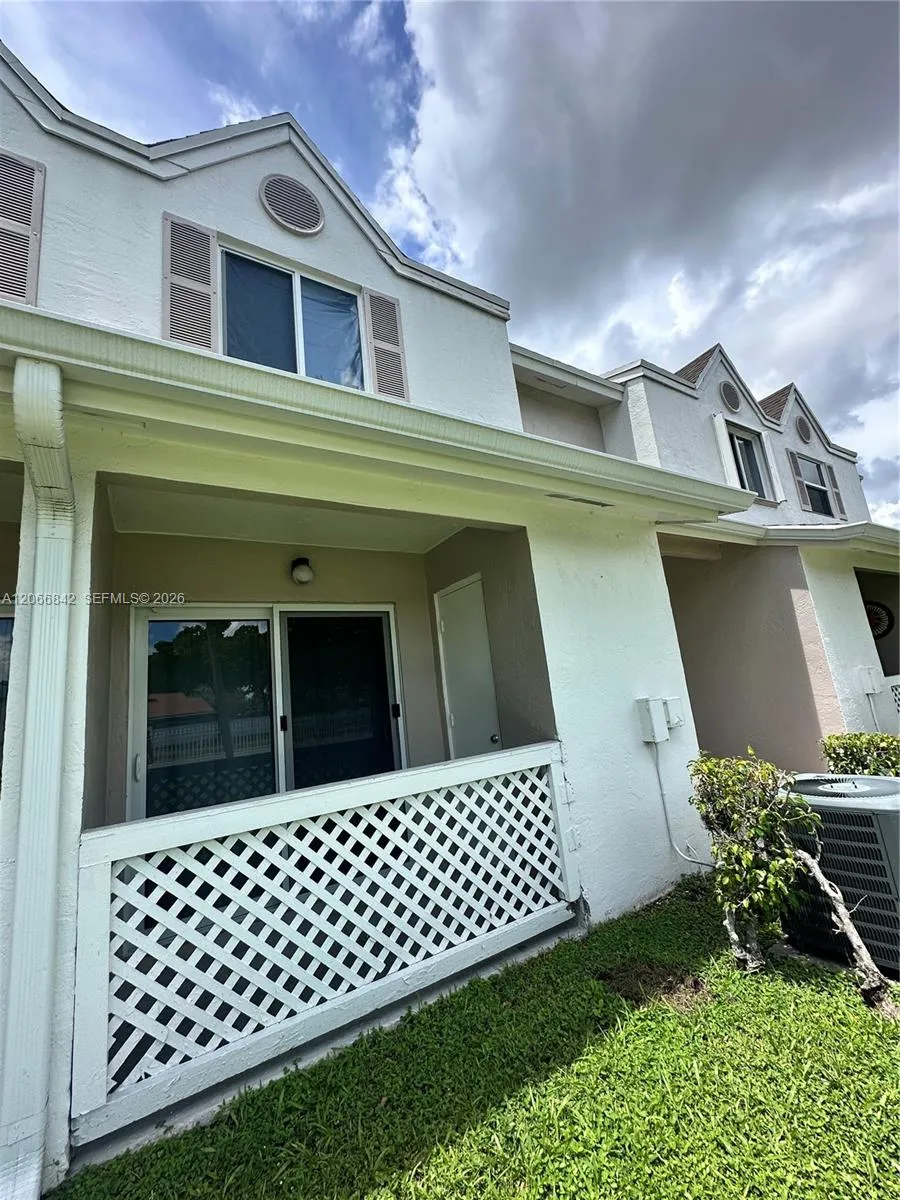 17515 NW 67th Ct #N-22 Hialeah, FL 33015