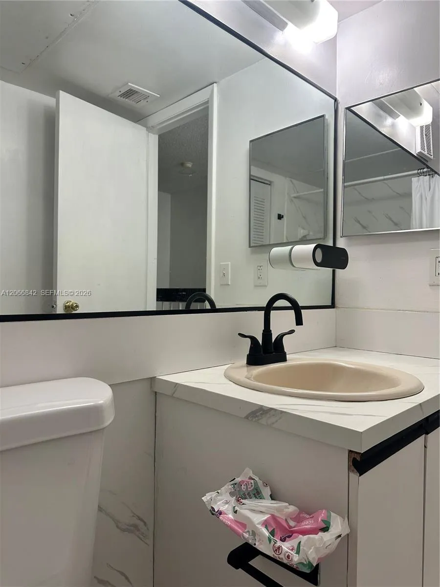 17515 NW 67th Ct #N-22 Hialeah, FL 33015