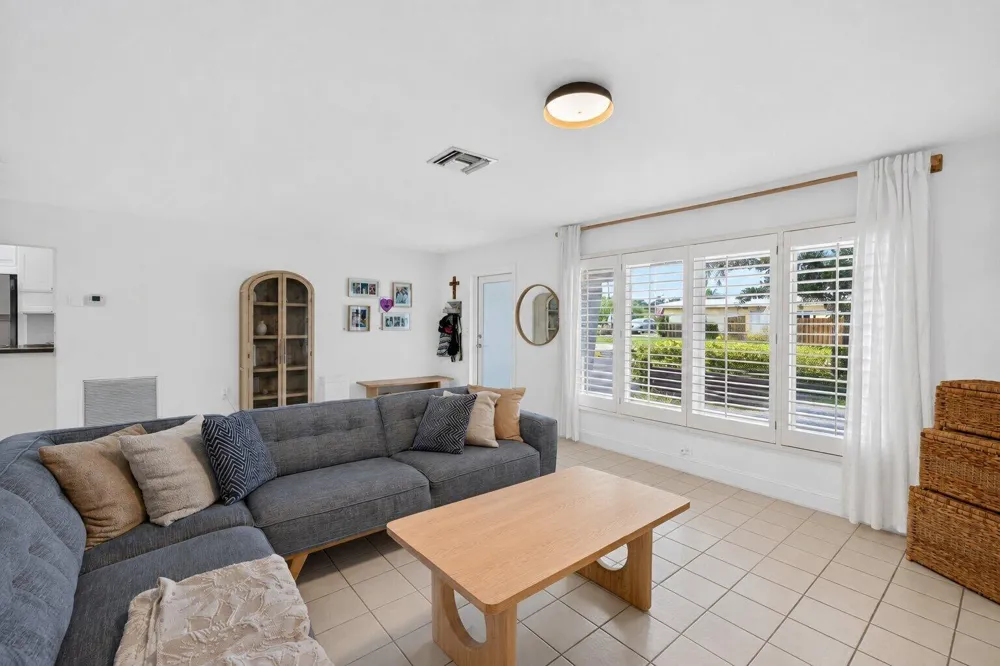 4031 NE 15TH AVENUE Oakland Park, FL 33334