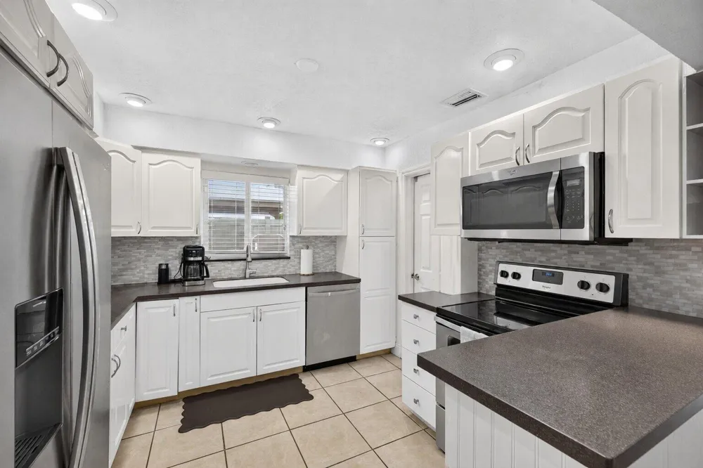 4031 NE 15TH AVENUE Oakland Park, FL 33334