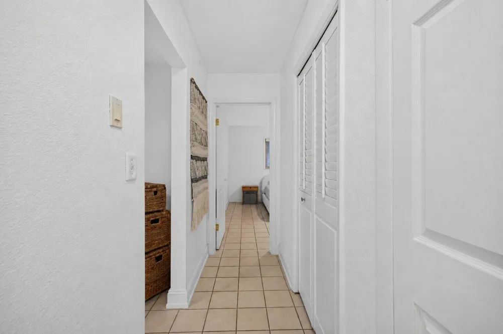 4031 NE 15TH AVENUE Oakland Park, FL 33334