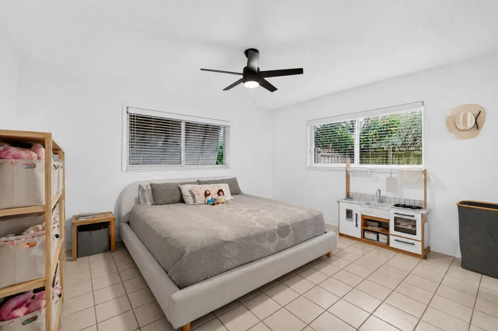 4031 NE 15TH AVENUE Oakland Park, FL 33334