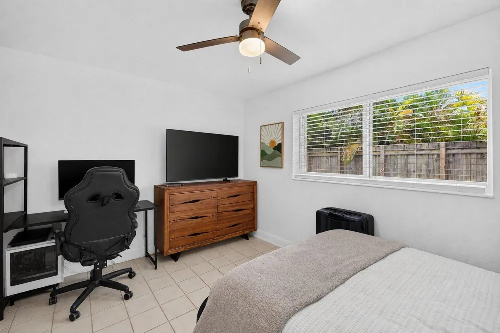 4031 NE 15TH AVENUE Oakland Park, FL 33334