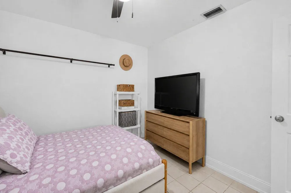 4031 NE 15TH AVENUE Oakland Park, FL 33334