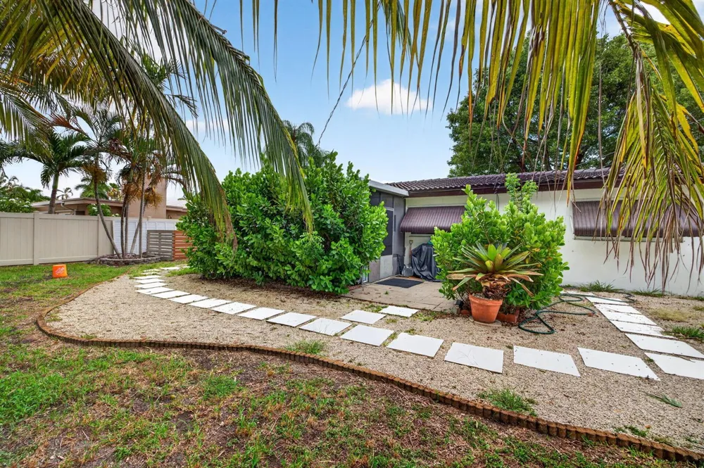 4031 NE 15TH AVENUE Oakland Park, FL 33334