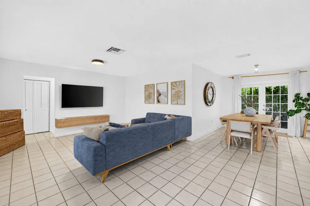 4031 NE 15TH AVENUE Oakland Park, FL 33334