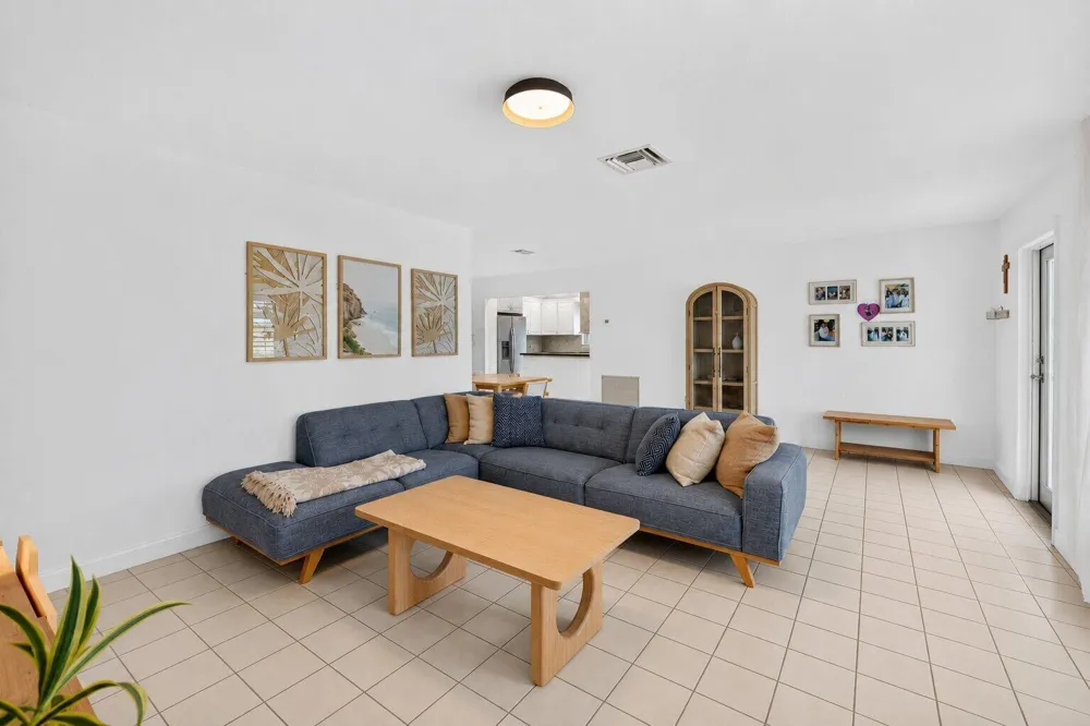 4031 NE 15TH AVENUE Oakland Park, FL 33334