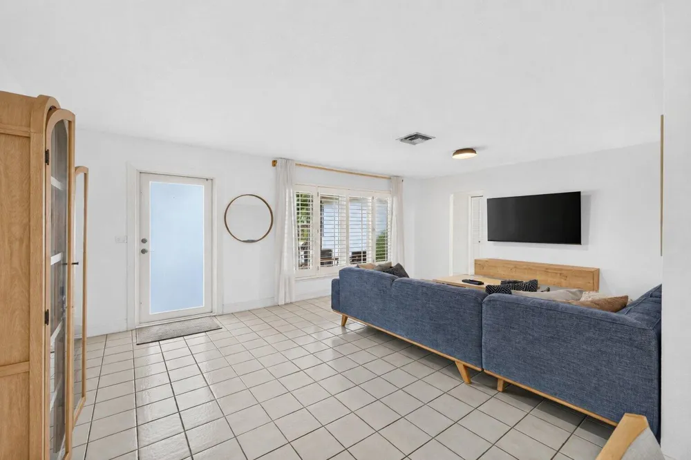 4031 NE 15TH AVENUE Oakland Park, FL 33334
