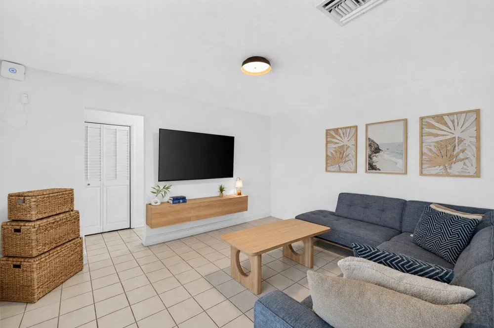 4031 NE 15TH AVENUE Oakland Park, FL 33334