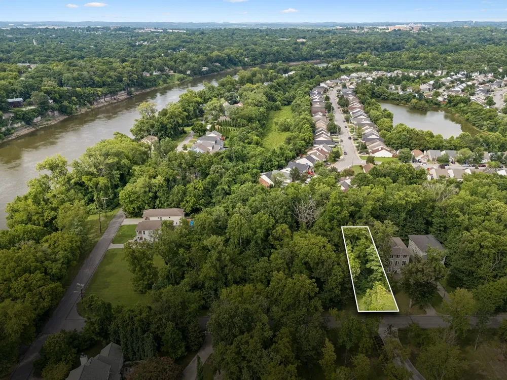 2121 Wooddale Ln Nashville, TN 37214