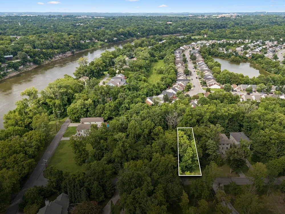 2121 Wooddale Ln Nashville, TN 37214