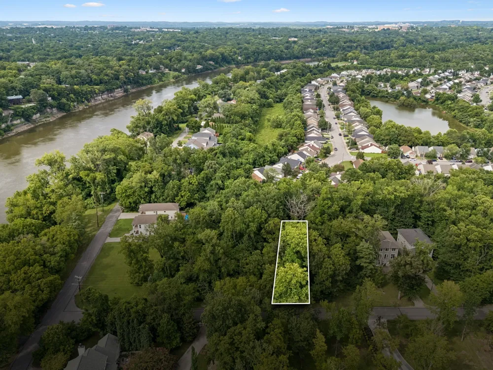2121 Wooddale Ln Nashville, TN 37214