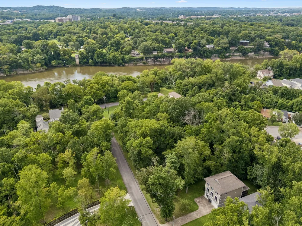 2113 Wooddale Ln Nashville, TN 37214