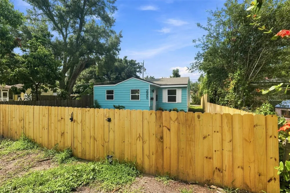 2960 EMERSON AVENUE S St Petersburg, FL 33712
