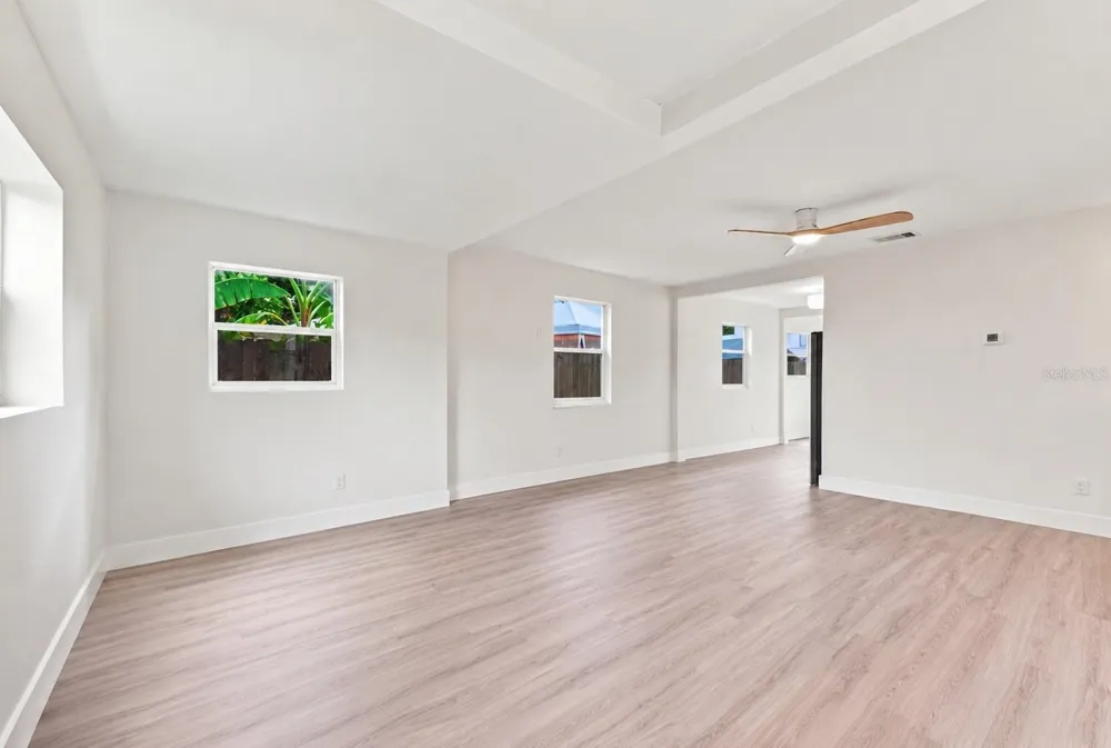 2960 EMERSON AVENUE S St Petersburg, FL 33712