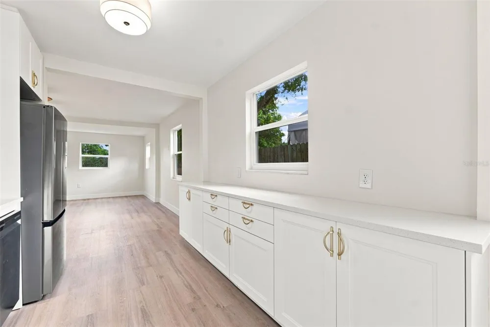 2960 EMERSON AVENUE S St Petersburg, FL 33712