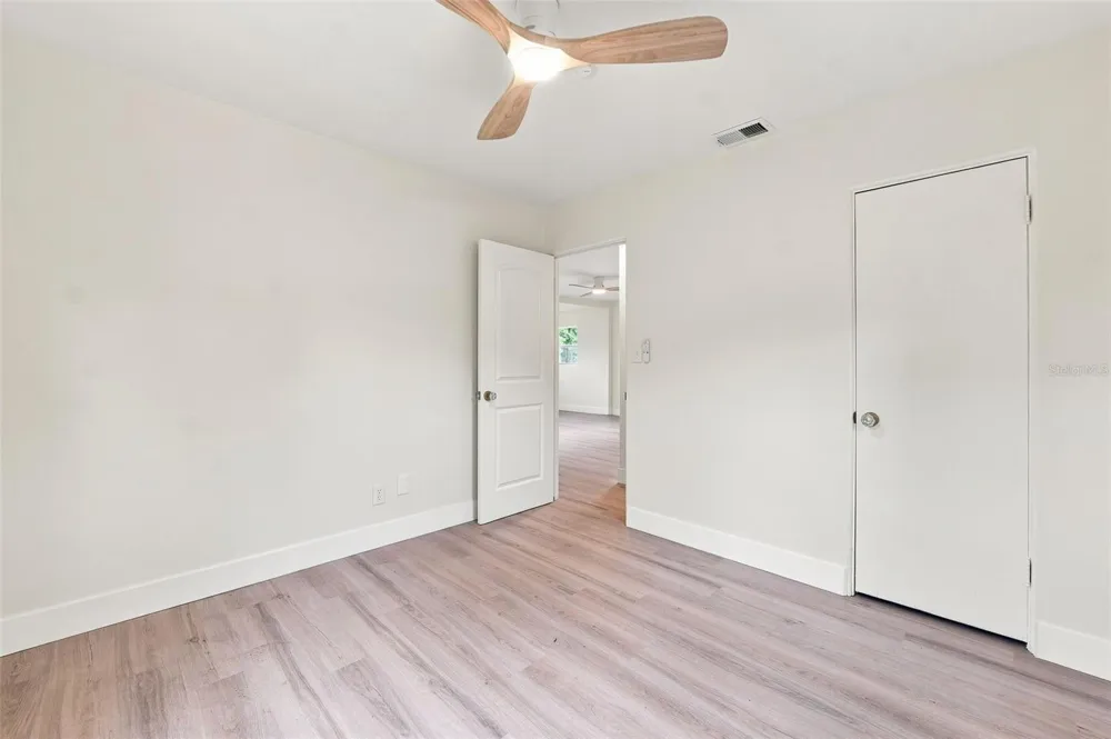 2960 EMERSON AVENUE S St Petersburg, FL 33712
