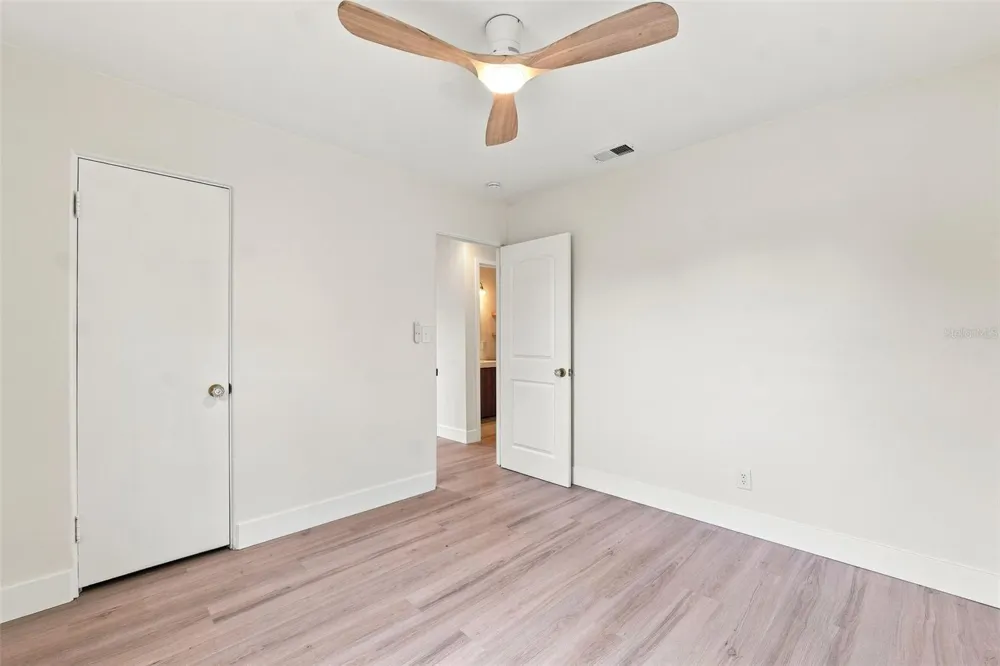 2960 EMERSON AVENUE S St Petersburg, FL 33712