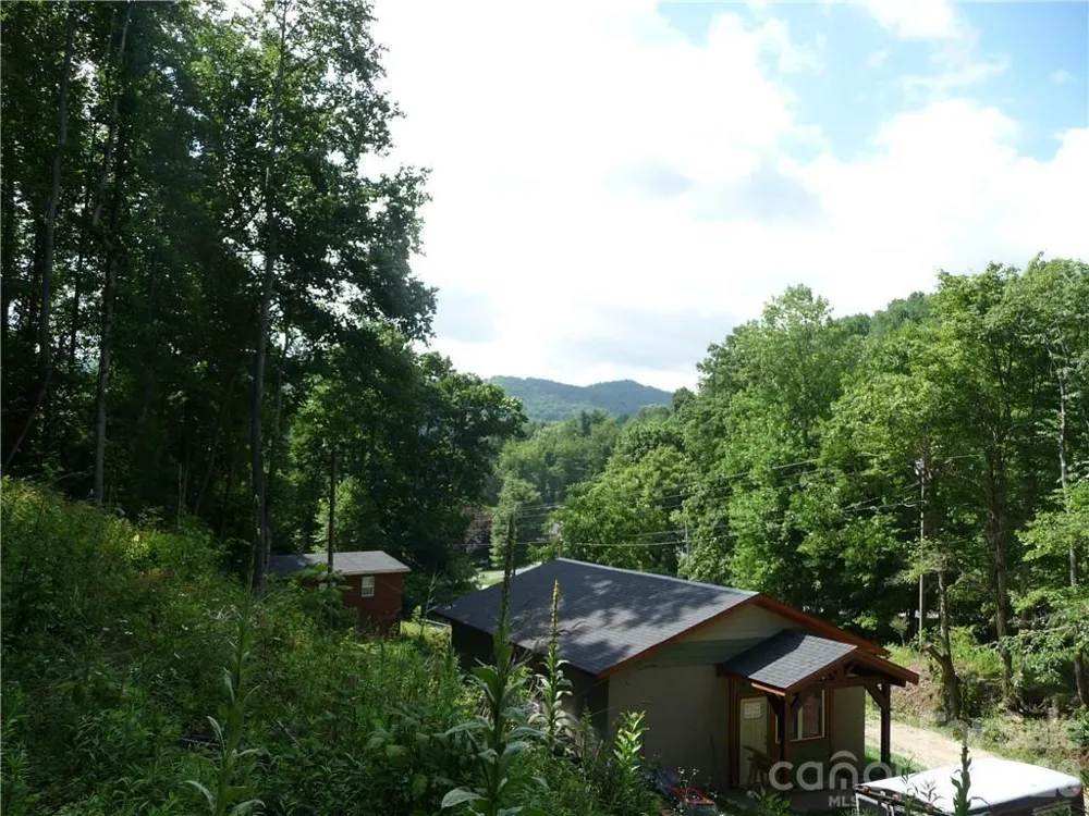 870 Bairds Creek Road Vilas, NC 28692