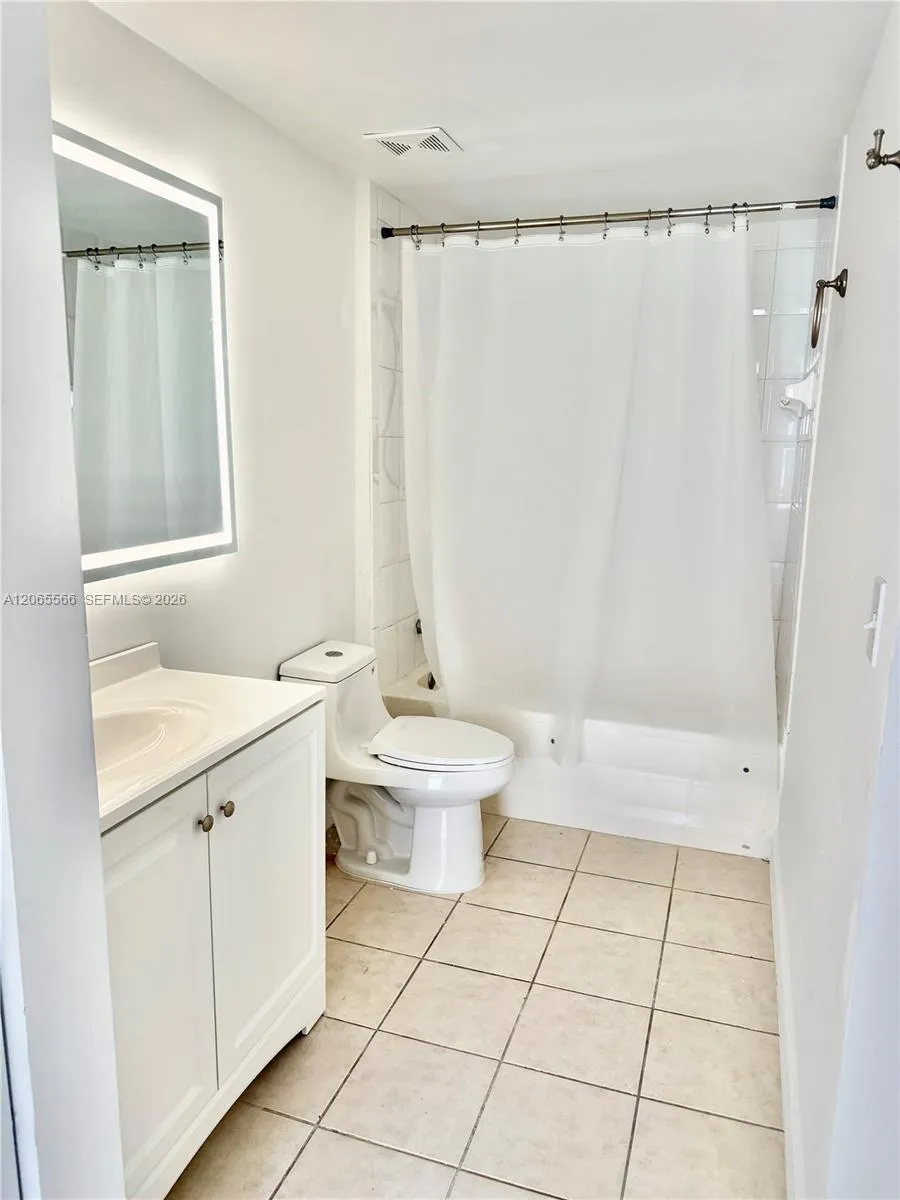 8010 Nob Hill Rd #102 Tamarac, FL 33321