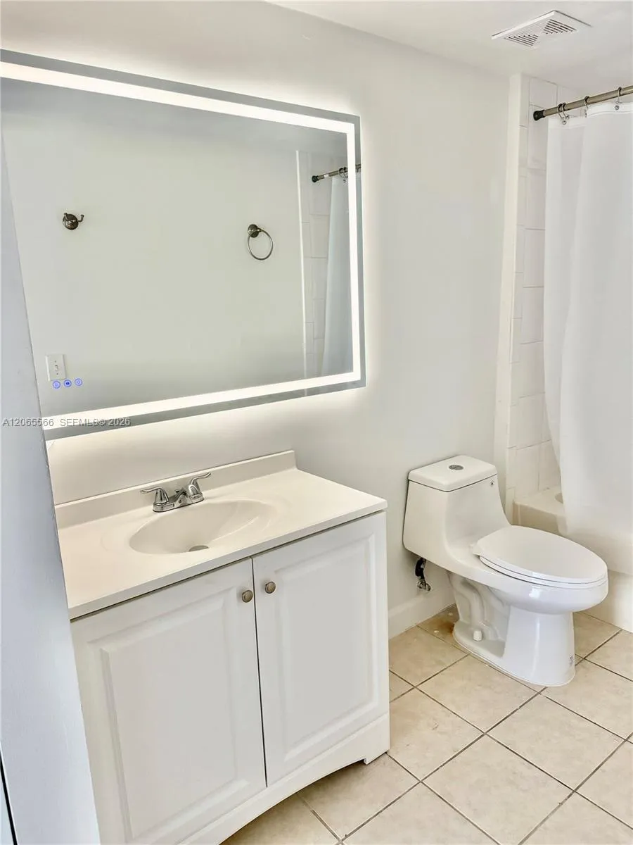 8010 Nob Hill Rd #102 Tamarac, FL 33321