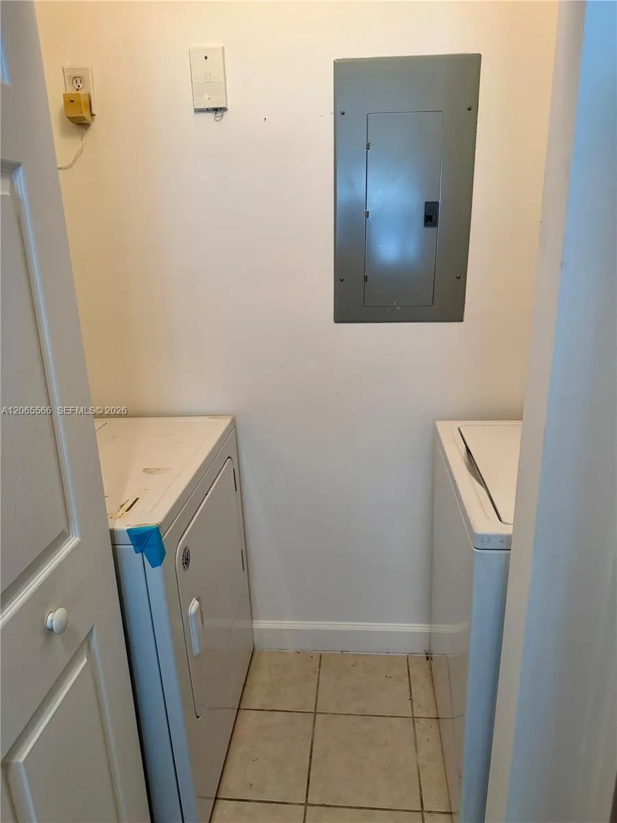 8010 Nob Hill Rd #102 Tamarac, FL 33321