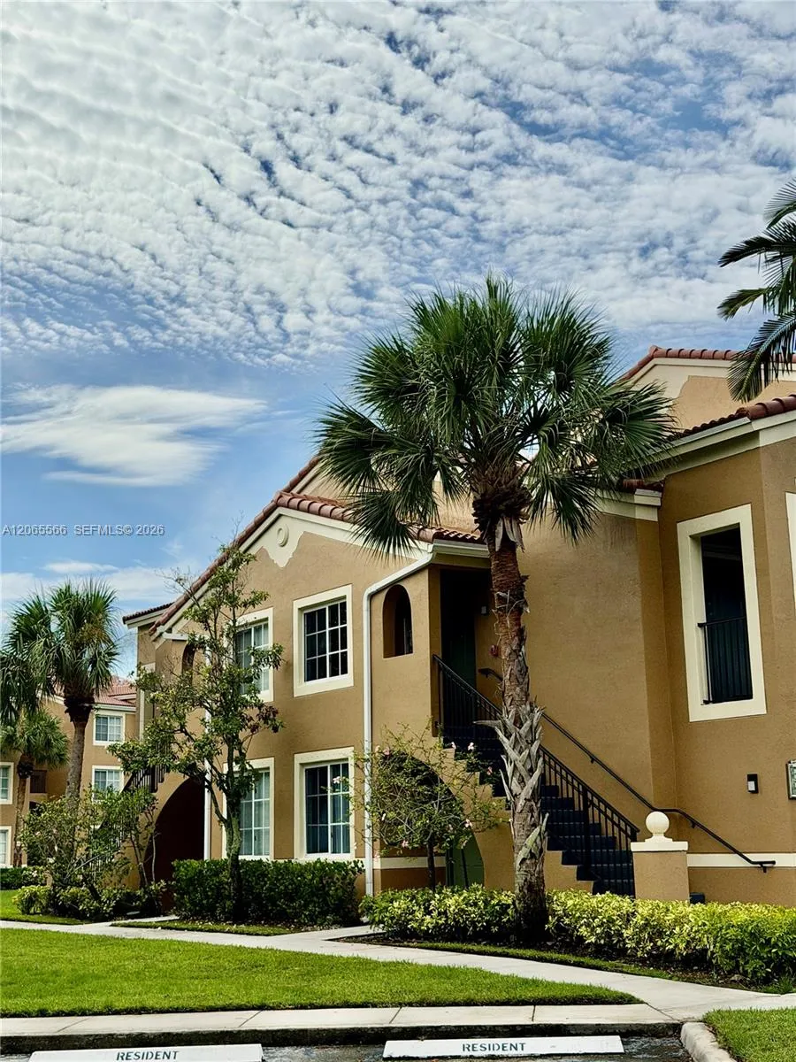 8010 Nob Hill Rd #102 Tamarac, FL 33321