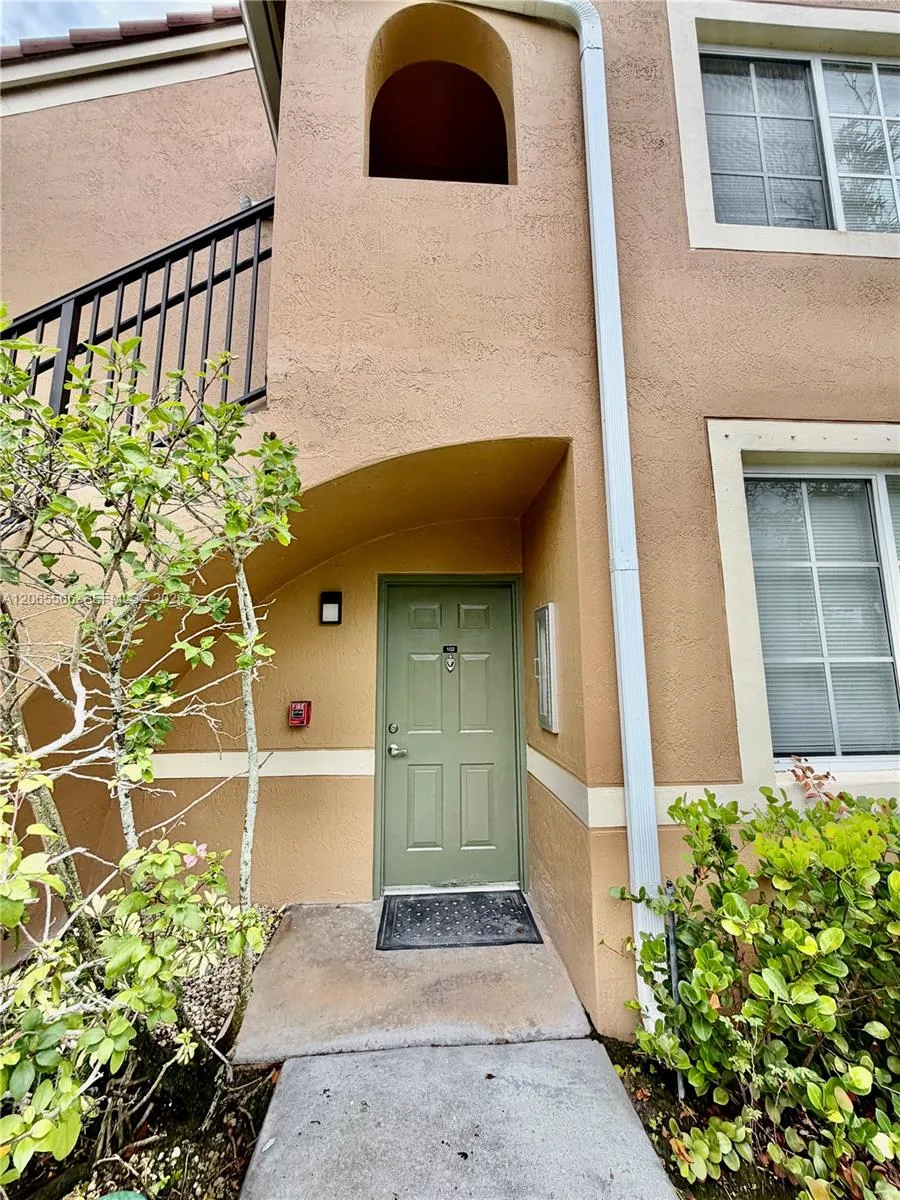 8010 Nob Hill Rd #102 Tamarac, FL 33321