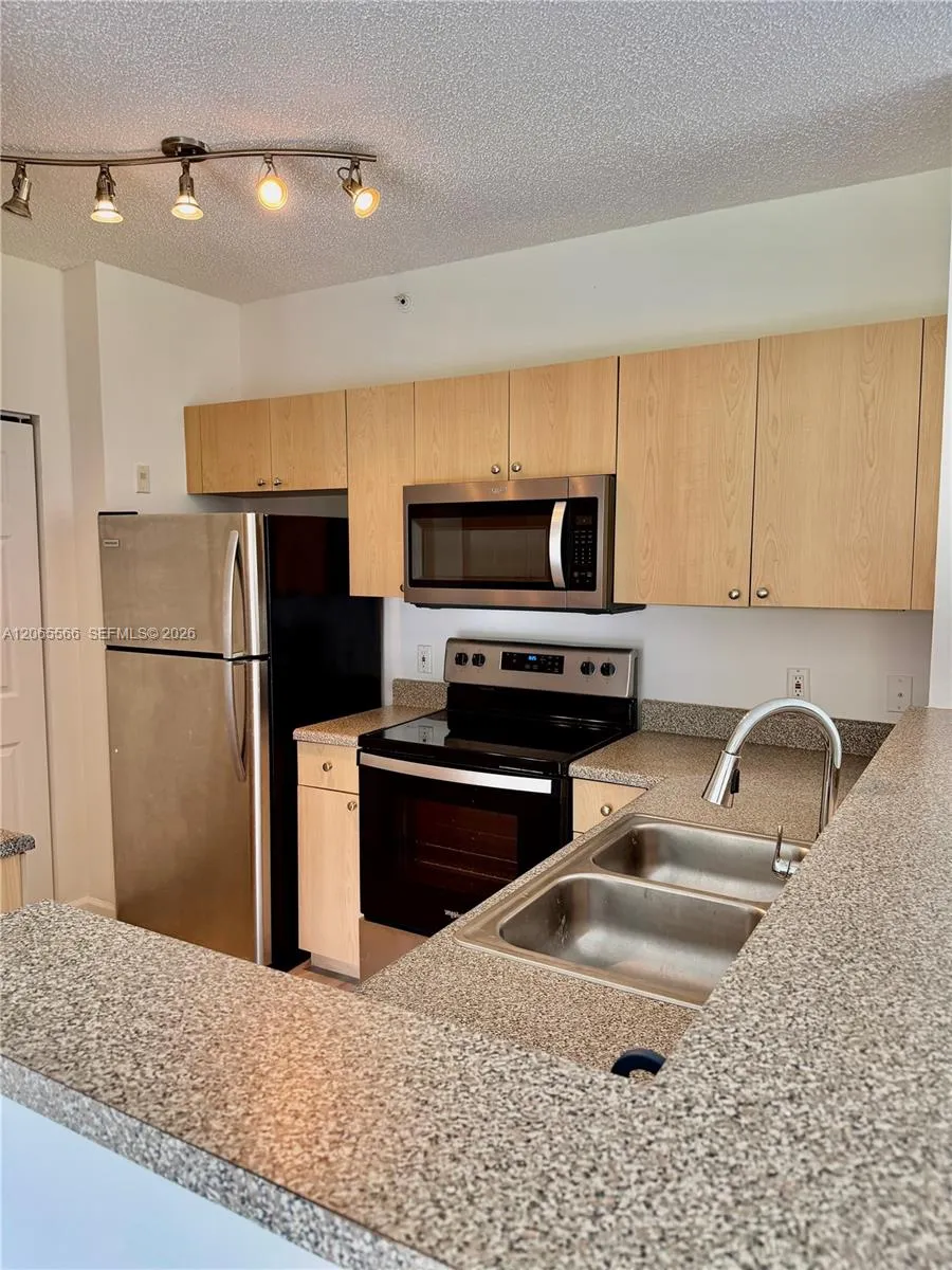 8010 Nob Hill Rd #102 Tamarac, FL 33321