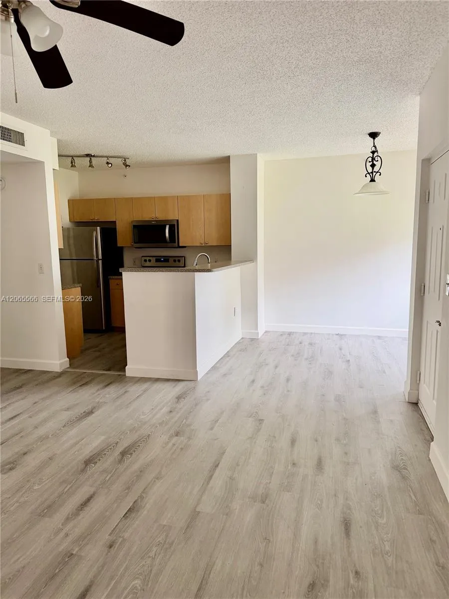 8010 Nob Hill Rd #102 Tamarac, FL 33321