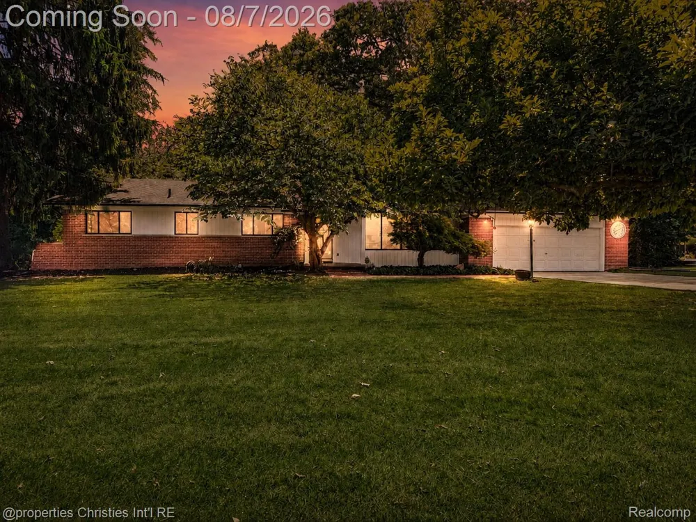 24711 Tudor Lane Franklin Village, MI 48025