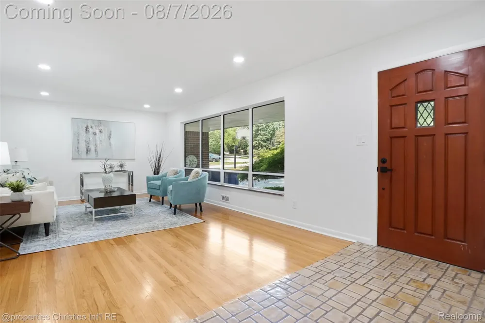 24711 Tudor Lane Franklin Village, MI 48025